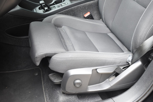 Volvo XC40 T5 262PK Recharge Inscription Expression / Adaptive Cruise Control / Stuur- & Stoelverwarming / Elektrische achterklep / Achteruitrijcamera / Trekhaak elektrisch uitklapbaar / Dodehoeksensor / 19"velgen / Parkeersensoren V+A