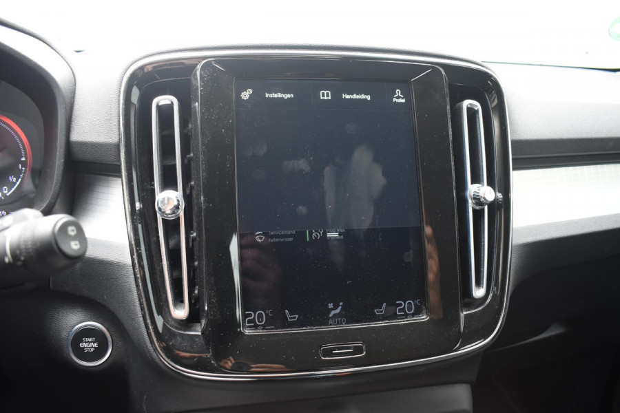 Volvo XC40 T5 262PK Recharge Inscription Expression / Adaptive Cruise Control / Stuur- & Stoelverwarming / Elektrische achterklep / Achteruitrijcamera / Trekhaak elektrisch uitklapbaar / Dodehoeksensor / 19"velgen / Parkeersensoren V+A