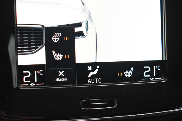 Volvo XC40 T5 262PK Recharge Inscription Expression / Adaptive Cruise Control / Stuur- & Stoelverwarming / Elektrische achterklep / Achteruitrijcamera / Trekhaak elektrisch uitklapbaar / Dodehoeksensor / 19"velgen / Parkeersensoren V+A