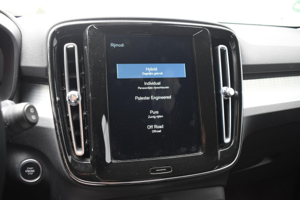 Volvo XC40 T5 262PK Recharge Inscription Expression / Adaptive Cruise Control / Stuur- & Stoelverwarming / Elektrische achterklep / Achteruitrijcamera / Trekhaak elektrisch uitklapbaar / Dodehoeksensor / 19"velgen / Parkeersensoren V+A
