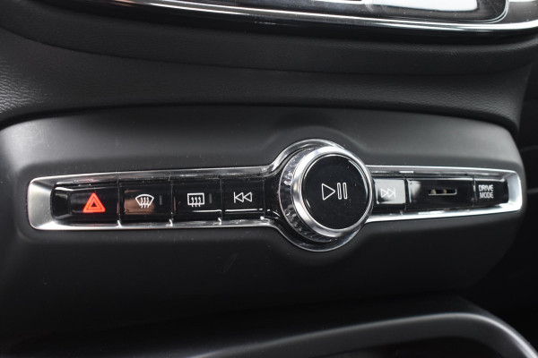 Volvo XC40 T5 262PK Recharge Inscription Expression / Adaptive Cruise Control / Stuur- & Stoelverwarming / Elektrische achterklep / Achteruitrijcamera / Trekhaak elektrisch uitklapbaar / Dodehoeksensor / 19"velgen / Parkeersensoren V+A