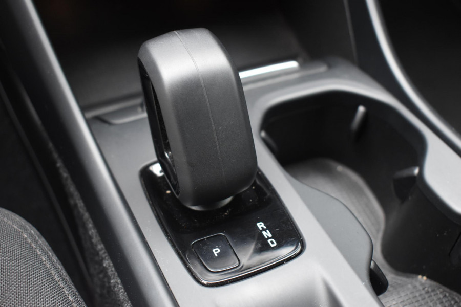 Volvo XC40 T5 262PK Recharge Inscription Expression / Adaptive Cruise Control / Stuur- & Stoelverwarming / Elektrische achterklep / Achteruitrijcamera / Trekhaak elektrisch uitklapbaar / Dodehoeksensor / 19"velgen / Parkeersensoren V+A