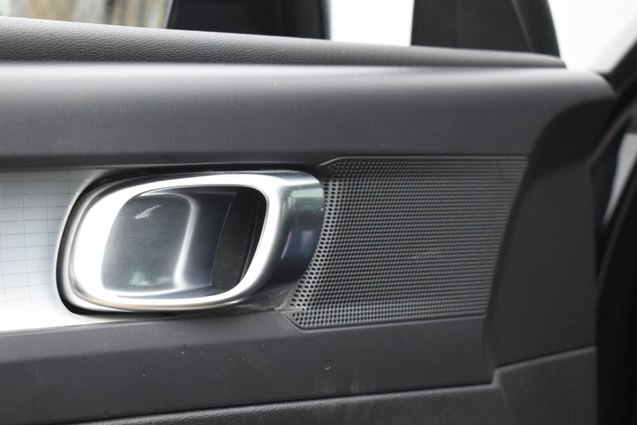 Volvo XC40 T5 262PK Recharge Inscription Expression / Adaptive Cruise Control / Stuur- & Stoelverwarming / Elektrische achterklep / Achteruitrijcamera / Trekhaak elektrisch uitklapbaar / Dodehoeksensor / 19"velgen / Parkeersensoren V+A