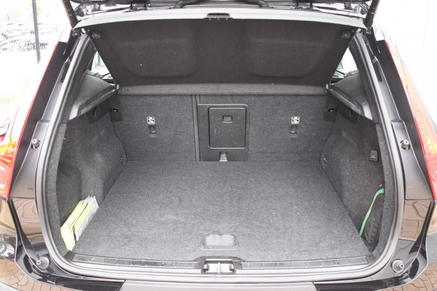 Volvo XC40 T5 262PK Recharge Inscription Expression / Adaptive Cruise Control / Stuur- & Stoelverwarming / Elektrische achterklep / Achteruitrijcamera / Trekhaak elektrisch uitklapbaar / Dodehoeksensor / 19"velgen / Parkeersensoren V+A