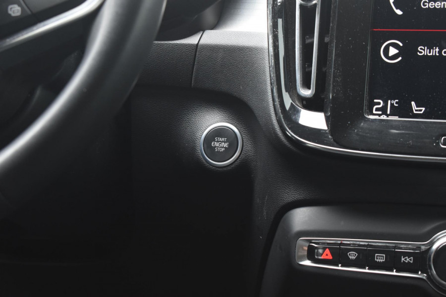 Volvo XC40 T5 262PK Recharge Inscription Expression / Adaptive Cruise Control / Stuur- & Stoelverwarming / Elektrische achterklep / Achteruitrijcamera / Trekhaak elektrisch uitklapbaar / Dodehoeksensor / 19"velgen / Parkeersensoren V+A