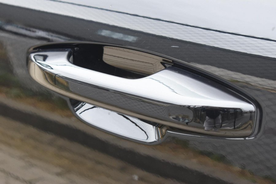 Volvo XC40 T5 262PK Recharge Inscription Expression / Adaptive Cruise Control / Stuur- & Stoelverwarming / Elektrische achterklep / Achteruitrijcamera / Trekhaak elektrisch uitklapbaar / Dodehoeksensor / 19"velgen / Parkeersensoren V+A