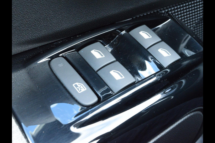 Citroën C3 1.2 PureTech S&S Shine | AUTOMAAT | 110 PK | TREKHAAK | PARKEERSENSOREN MET CAMERA | NAVI | CARPLAY | CLIMATE CONTROL