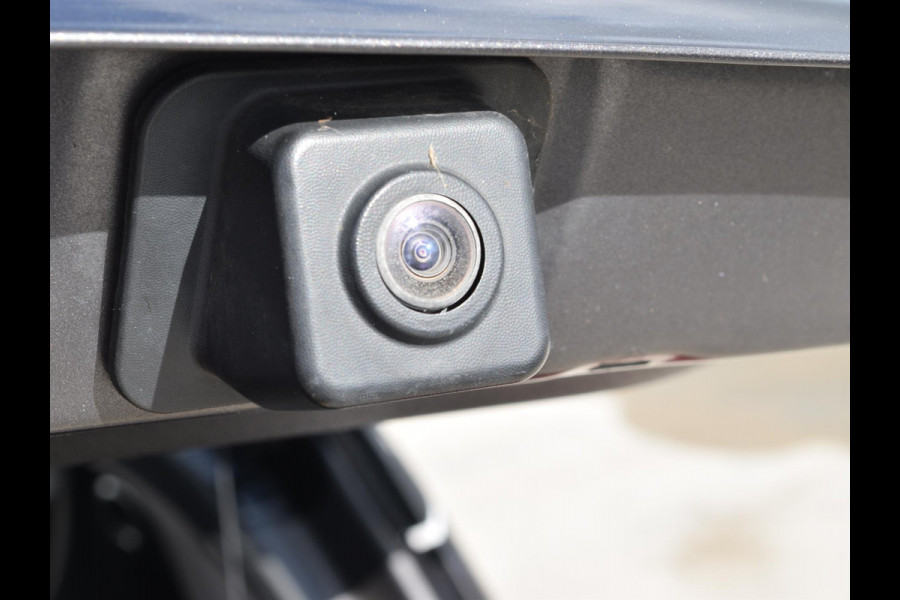 Citroën C3 1.2 PureTech S&S Shine | AUTOMAAT | 110 PK | TREKHAAK | PARKEERSENSOREN MET CAMERA | NAVI | CARPLAY | CLIMATE CONTROL