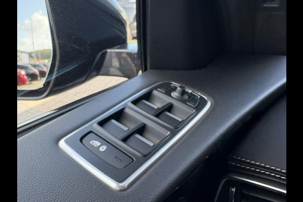 Jaguar F-Pace 2.0t AWD Prestige 250pk | Panoramadak | Meridian Audio | Stoelverwarming | Elek. verstelbare stoelen | Navi |