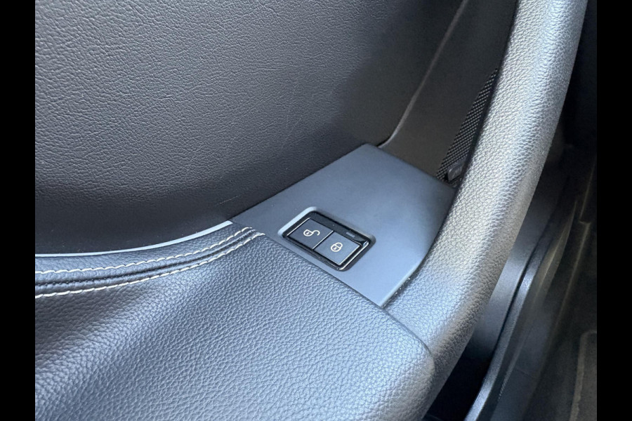 Jaguar F-Pace 2.0t AWD Prestige 250pk | Panoramadak | Meridian Audio | Stoelverwarming | Elek. verstelbare stoelen | Navi |
