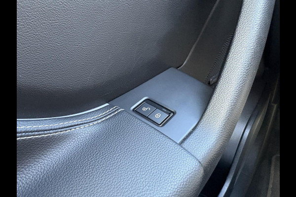 Jaguar F-Pace 2.0t AWD Prestige 250pk | Panoramadak | Meridian Audio | Stoelverwarming | Elek. verstelbare stoelen | Navi |