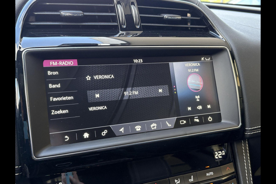 Jaguar F-Pace 2.0t AWD Prestige 250pk | Panoramadak | Meridian Audio | Stoelverwarming | Elek. verstelbare stoelen | Navi |