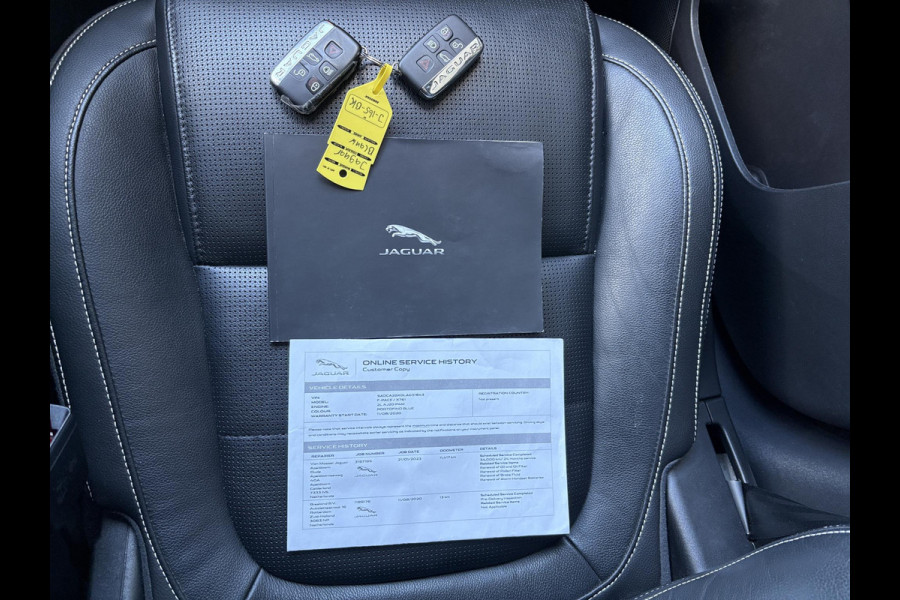 Jaguar F-Pace 2.0t AWD Prestige 250pk | Panoramadak | Meridian Audio | Stoelverwarming | Elek. verstelbare stoelen | Navi |