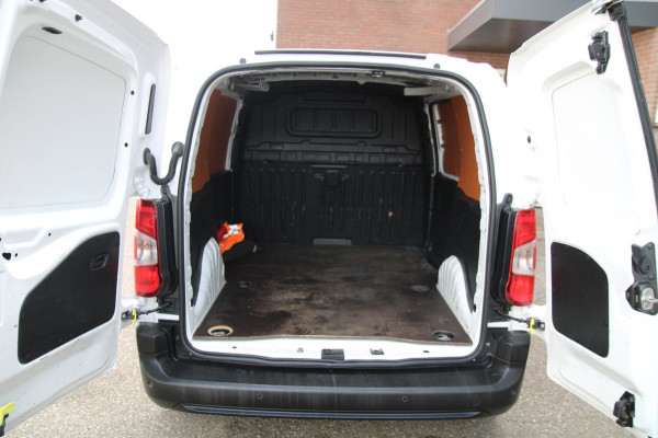 Opel Combo 1.5D 102Pk Edition / Navi / Carplay / Multi stuur