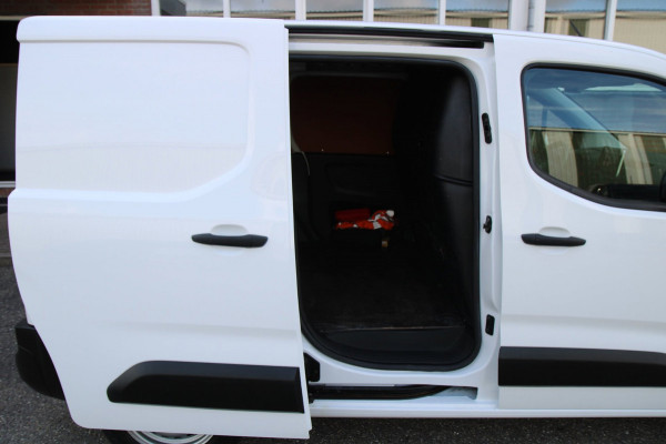 Opel Combo 1.5D 102Pk Edition / Navi / Carplay / Multi stuur