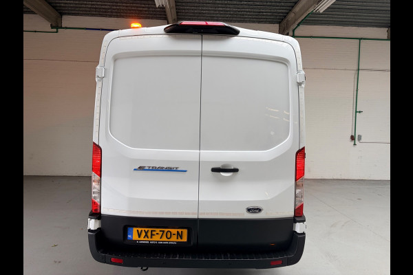Ford E-Transit SERVICEWAGEN ELEKTRISCH AUTOMAAT 350 L2H2 Trend 68 kWh BOTT INRICHTING, V230 OMVORMER, RIJKLAARPRIJS!