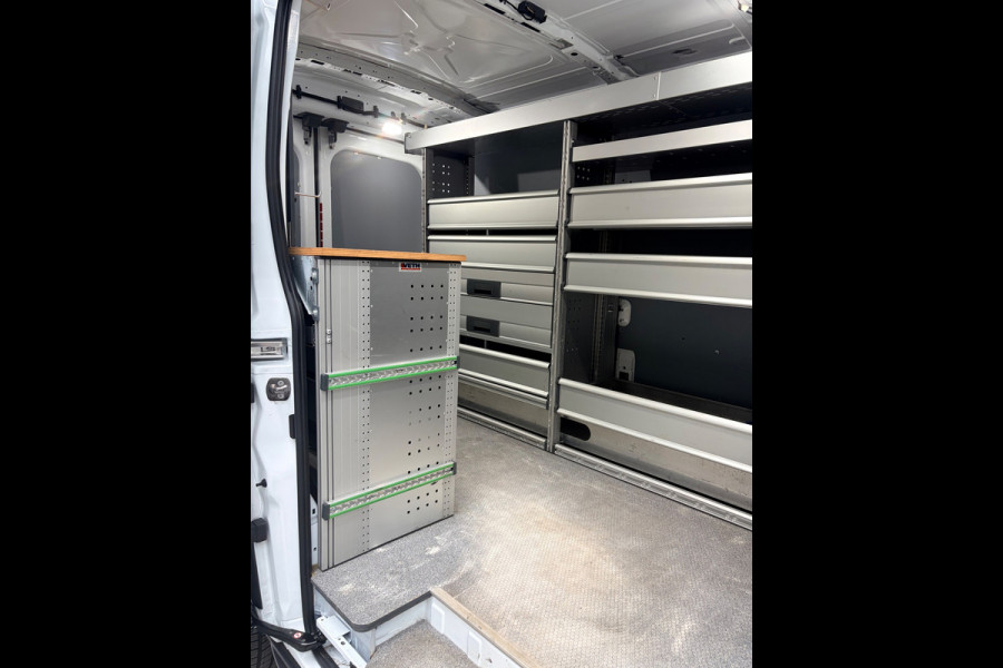 Ford E-Transit SERVICEWAGEN ELEKTRISCH AUTOMAAT 350 L2H2 Trend 68 kWh BOTT INRICHTING, V230 OMVORMER, RIJKLAARPRIJS!