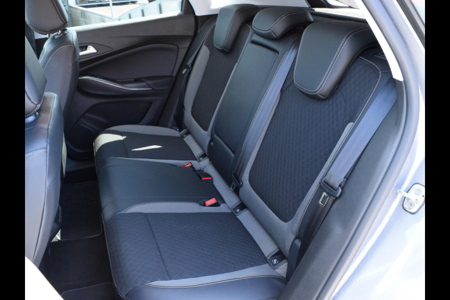 Opel Grandland X 1.2 Turbo Innovation | AUTOMAAT | 130 PK | TREKHAAK | PARKEERSENSOREN MET CAMERA | CLIMATE CONTROL | NAVI | 53.544 KM