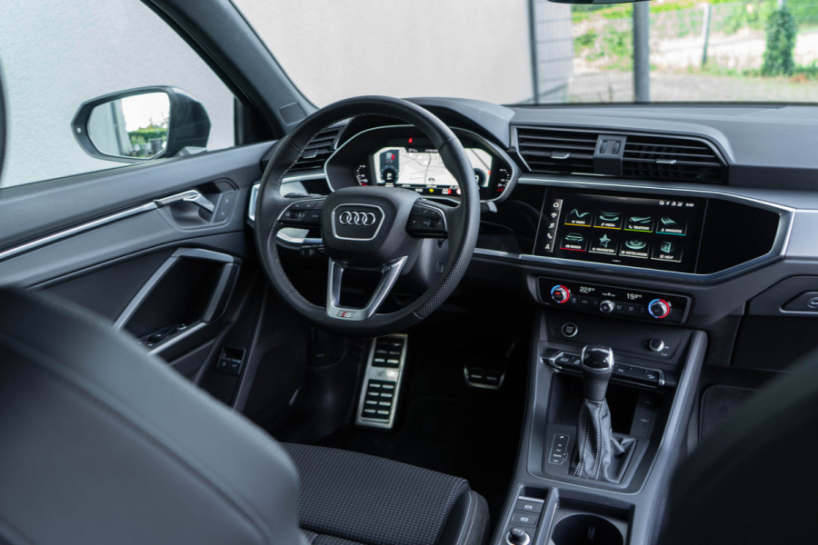 Audi Q3 Sportback 45 TFSI e S-Line / Full LED/ Camera/ Comfortkey/ 20 Inch Velgen/ 180kW