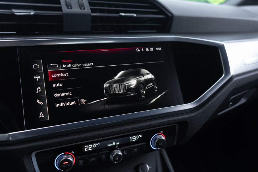 Audi Q3 Sportback 45 TFSI e S-Line / Full LED/ Camera/ Comfortkey/ 20 Inch Velgen/ 180kW