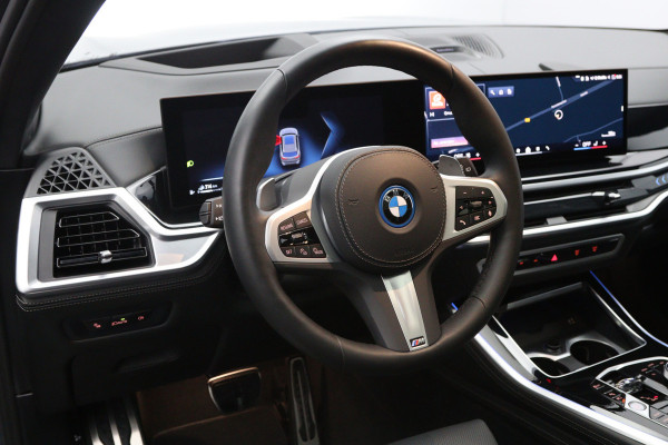 BMW X5 xDrive50e 490 PK M-Sport PHEV, Dravit Grau, Bowers & Wilkins Sound, Sky Lounge Panoramadak, Individual Leder, Soft-Close