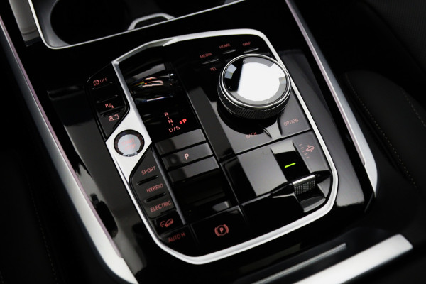 BMW X5 xDrive50e 490 PK M-Sport PHEV, Dravit Grau, Bowers & Wilkins Sound, Sky Lounge Panoramadak, Individual Leder, Soft-Close