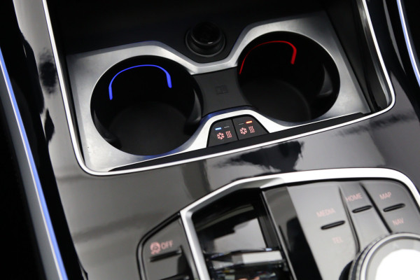 BMW X5 xDrive50e 490 PK M-Sport PHEV, Dravit Grau, Bowers & Wilkins Sound, Sky Lounge Panoramadak, Individual Leder, Soft-Close