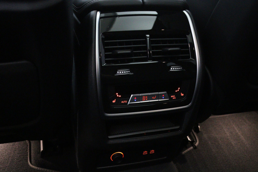 BMW X5 xDrive50e 490 PK M-Sport PHEV, Dravit Grau, Bowers & Wilkins Sound, Sky Lounge Panoramadak, Individual Leder, Soft-Close