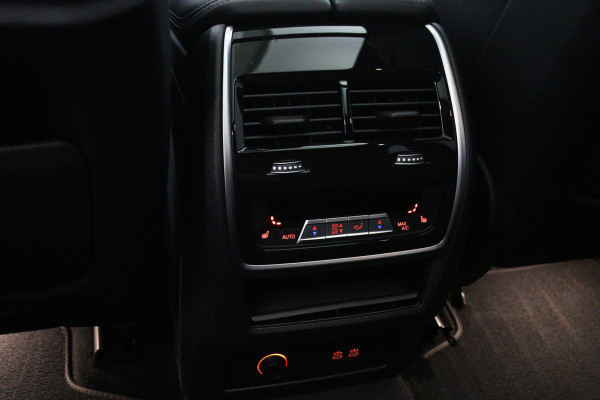 BMW X5 xDrive50e 490 PK M-Sport PHEV, Dravit Grau, Bowers & Wilkins Sound, Sky Lounge Panoramadak, Individual Leder, Soft-Close