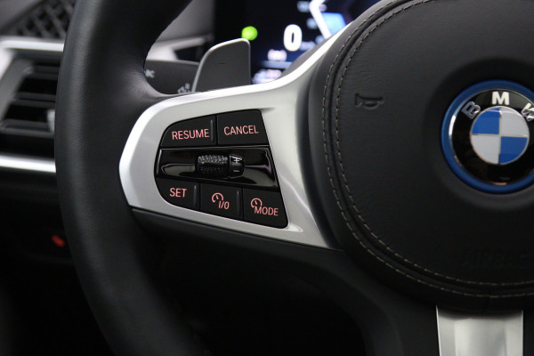 BMW X5 xDrive50e 490 PK M-Sport PHEV, Dravit Grau, Bowers & Wilkins Sound, Sky Lounge Panoramadak, Individual Leder, Soft-Close