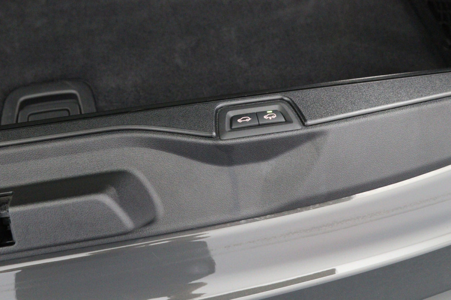 BMW X5 xDrive50e 490 PK M-Sport PHEV, Dravit Grau, Bowers & Wilkins Sound, Sky Lounge Panoramadak, Individual Leder, Soft-Close