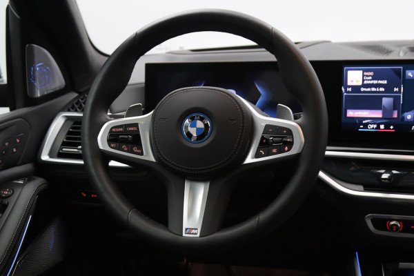 BMW X5 xDrive50e 490 PK M-Sport PHEV, Dravit Grau, Bowers & Wilkins Sound, Sky Lounge Panoramadak, Individual Leder, Soft-Close