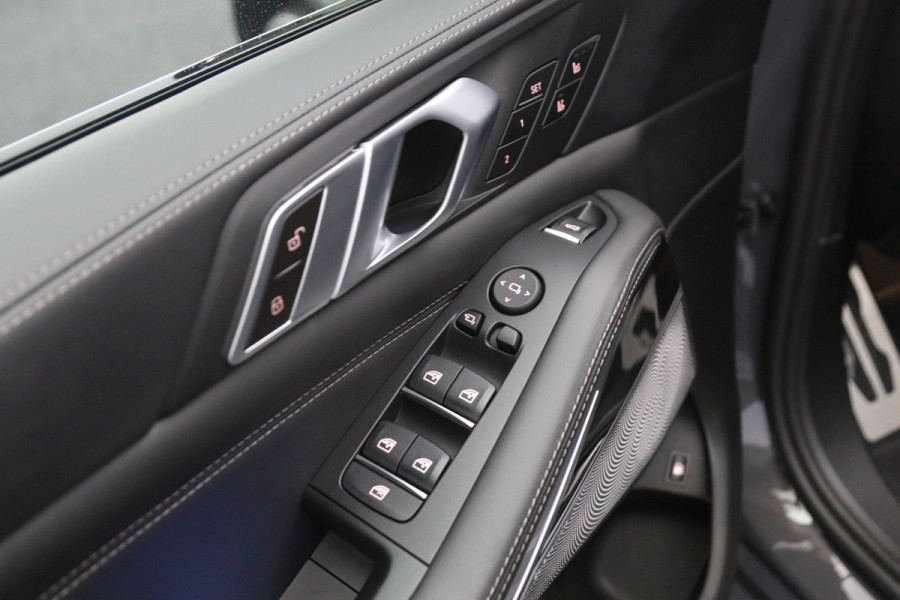 BMW X5 xDrive50e 490 PK M-Sport PHEV, Dravit Grau, Bowers & Wilkins Sound, Sky Lounge Panoramadak, Individual Leder, Soft-Close