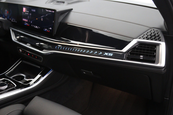 BMW X5 xDrive50e 490 PK M-Sport PHEV, Dravit Grau, Bowers & Wilkins Sound, Sky Lounge Panoramadak, Individual Leder, Soft-Close