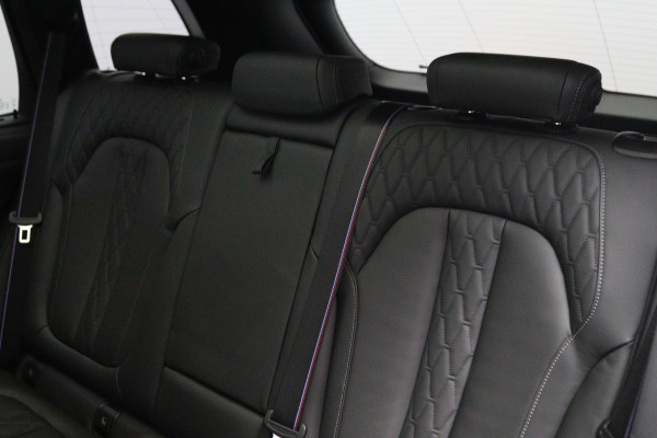 BMW X5 xDrive50e 490 PK M-Sport PHEV, Dravit Grau, Bowers & Wilkins Sound, Sky Lounge Panoramadak, Individual Leder, Soft-Close
