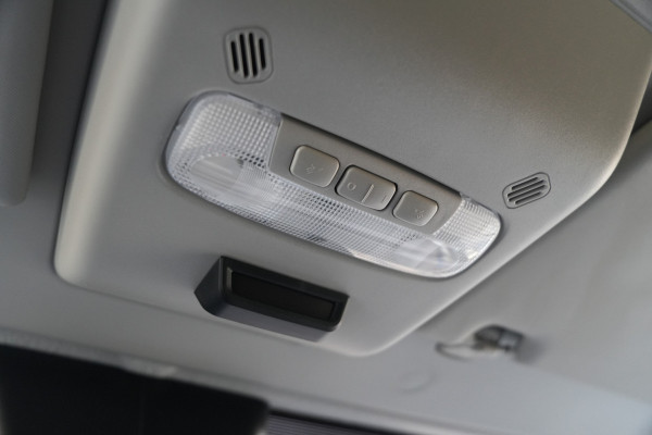 Ford Transit 350 2.0 TDCI L3H2 Limited DC 185pk 5 Zits - 2x Schuif - Trekhaak - Cruise - Camera - Bi Xenon - Carplay/Android - Rijklaar