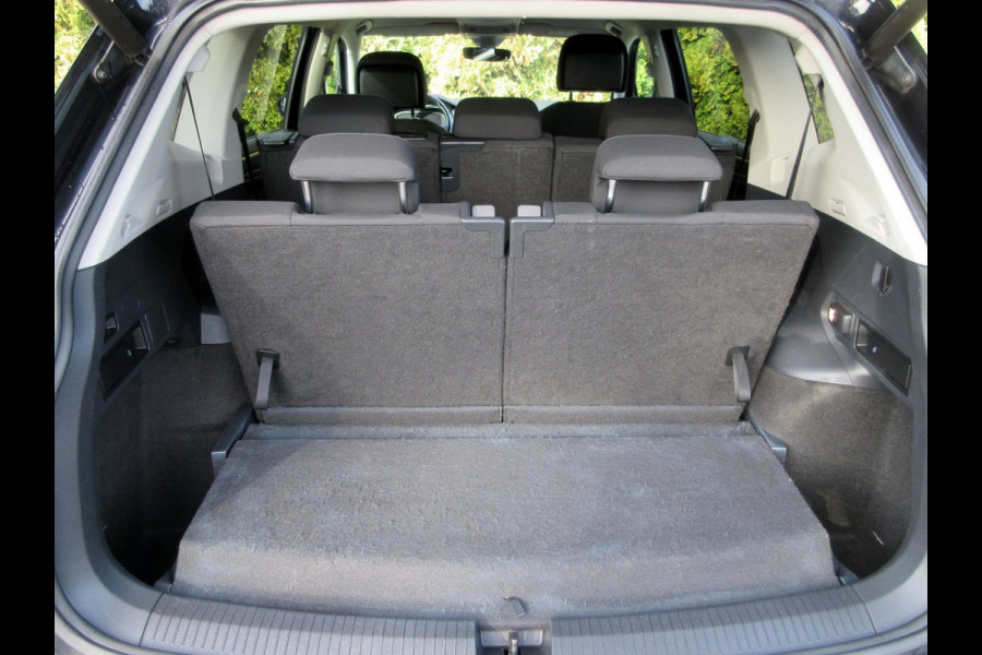Volkswagen Tiguan Allspace 1.5 TSI Comfortline Business * 7persoons * Trekhaak *