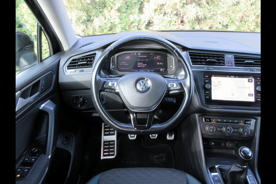 Volkswagen Tiguan Allspace 1.5 TSI Comfortline Business * 7persoons * Trekhaak *
