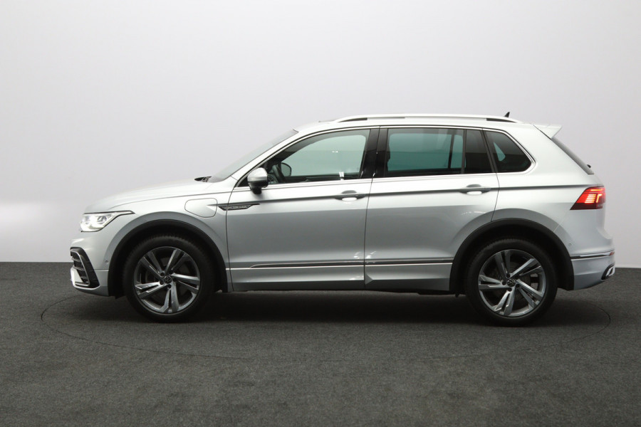 Volkswagen Tiguan 1.4 TSI eHybrid 245 PK R-Line Business PHEV, Panoramadak, Memory, Elektrische Trekhaak, Leder