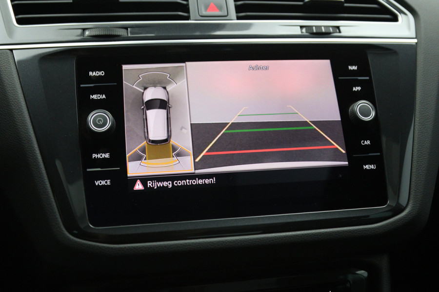Volkswagen Tiguan 1.4 TSI eHybrid 245 PK R-Line Business PHEV, Panoramadak, Memory, Elektrische Trekhaak, Leder