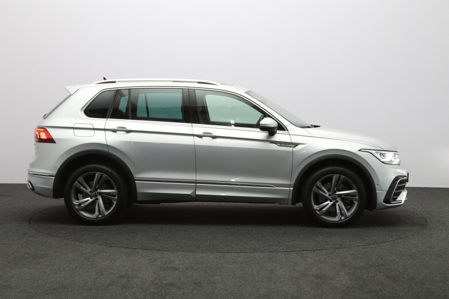 Volkswagen Tiguan 1.4 TSI eHybrid 245 PK R-Line Business PHEV, Panoramadak, Memory, Elektrische Trekhaak, Leder