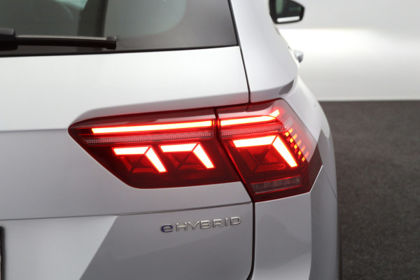 Volkswagen Tiguan 1.4 TSI eHybrid 245 PK R-Line Business PHEV, Panoramadak, Memory, Elektrische Trekhaak, Leder