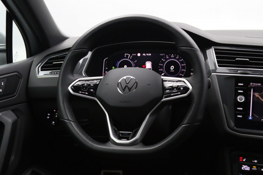 Volkswagen Tiguan 1.4 TSI eHybrid 245 PK R-Line Business PHEV, Panoramadak, Memory, Elektrische Trekhaak, Leder