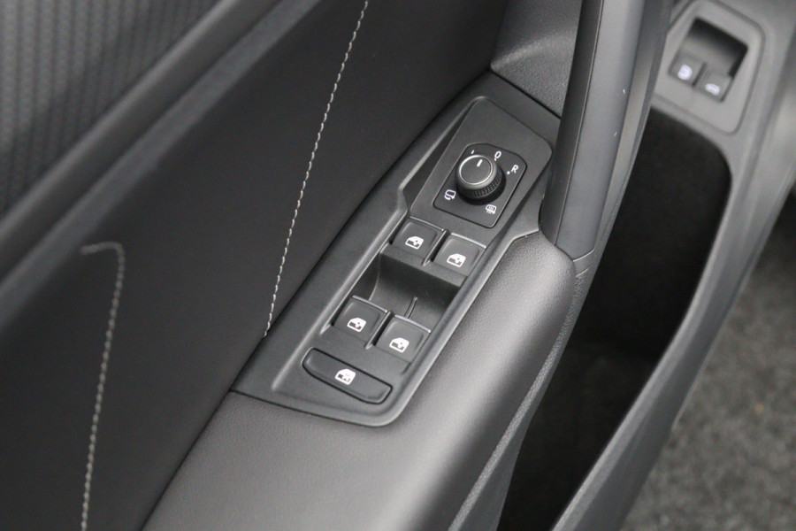 Volkswagen Tiguan 1.4 TSI eHybrid 245 PK R-Line Business PHEV, Panoramadak, Memory, Elektrische Trekhaak, Leder