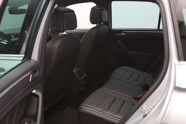 Volkswagen Tiguan 1.4 TSI eHybrid 245 PK R-Line Business PHEV, Panoramadak, Memory, Elektrische Trekhaak, Leder