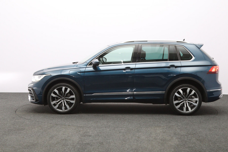 Volkswagen Tiguan 1.4 TSI eHybrid 245 PK R-Line Business, Trekhaak, Panoramadak, 20" LM, 360 Camera
