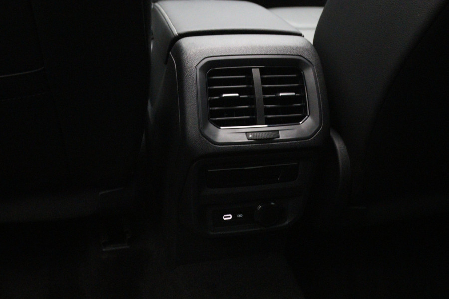 Volkswagen Tiguan 1.4 TSI eHybrid 245 PK R-Line Business, Trekhaak, Panoramadak, 20" LM, 360 Camera