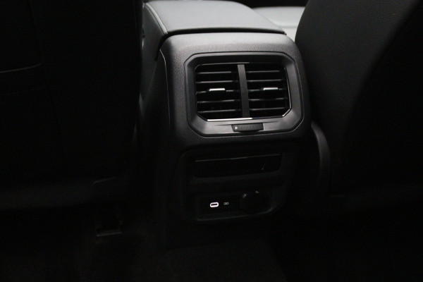 Volkswagen Tiguan 1.4 TSI eHybrid 245 PK R-Line Business, Trekhaak, Panoramadak, 20" LM, 360 Camera