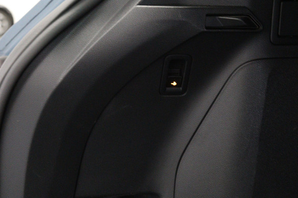 Volkswagen Tiguan 1.4 TSI eHybrid 245 PK R-Line Business, Trekhaak, Panoramadak, 20" LM, 360 Camera