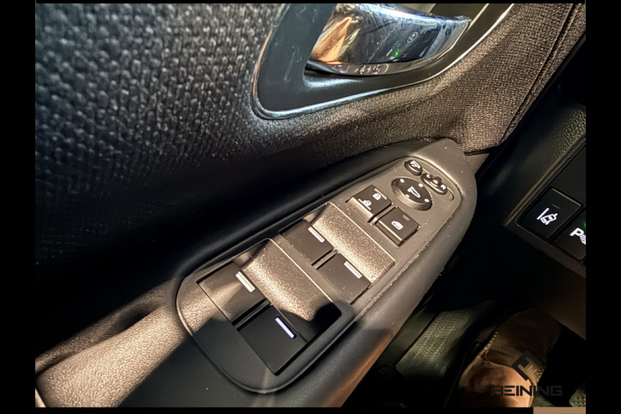 Honda HR-V 1.5 i-VTEC Executive. Automaat. Pano. Camera. Nav. Trekhaak. Van eerste eigenaar met NAP.